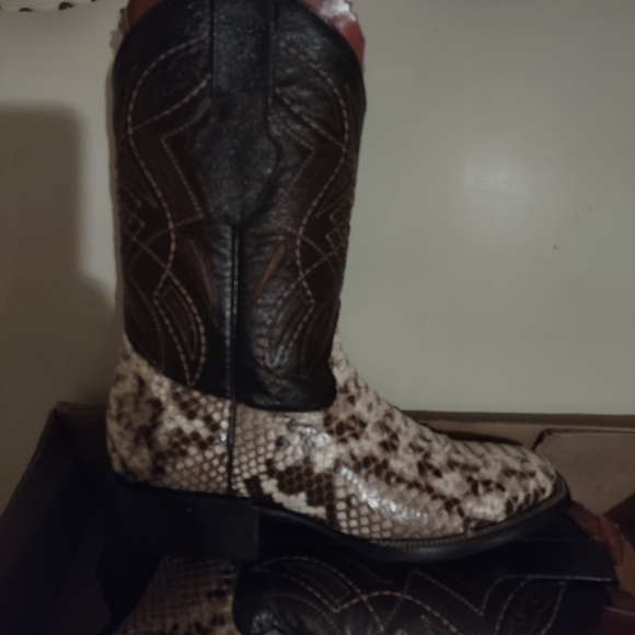 Boots - Picture 1 of 3